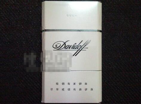 在夜市摆小摊卖进口香烟犯法吗